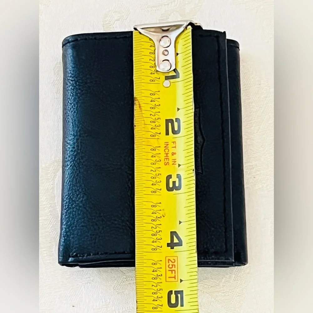 Levi's Men's Trifold Leather Wallet Black RFID Blocking Security Wallet NWT